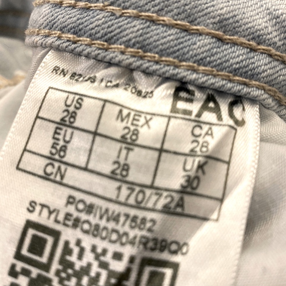 GUESS Womens 28 Distressed Light Wash Bermuda Denim Shorts High Rise Jorts - Picture 11 of 12